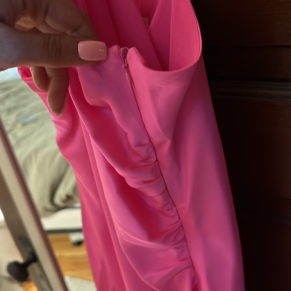 Pink satin dress - Picture 7 of 9